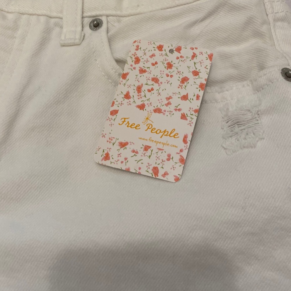 Free People Sofia White Distressed Shorts - 26 - Picture 5 of 13
